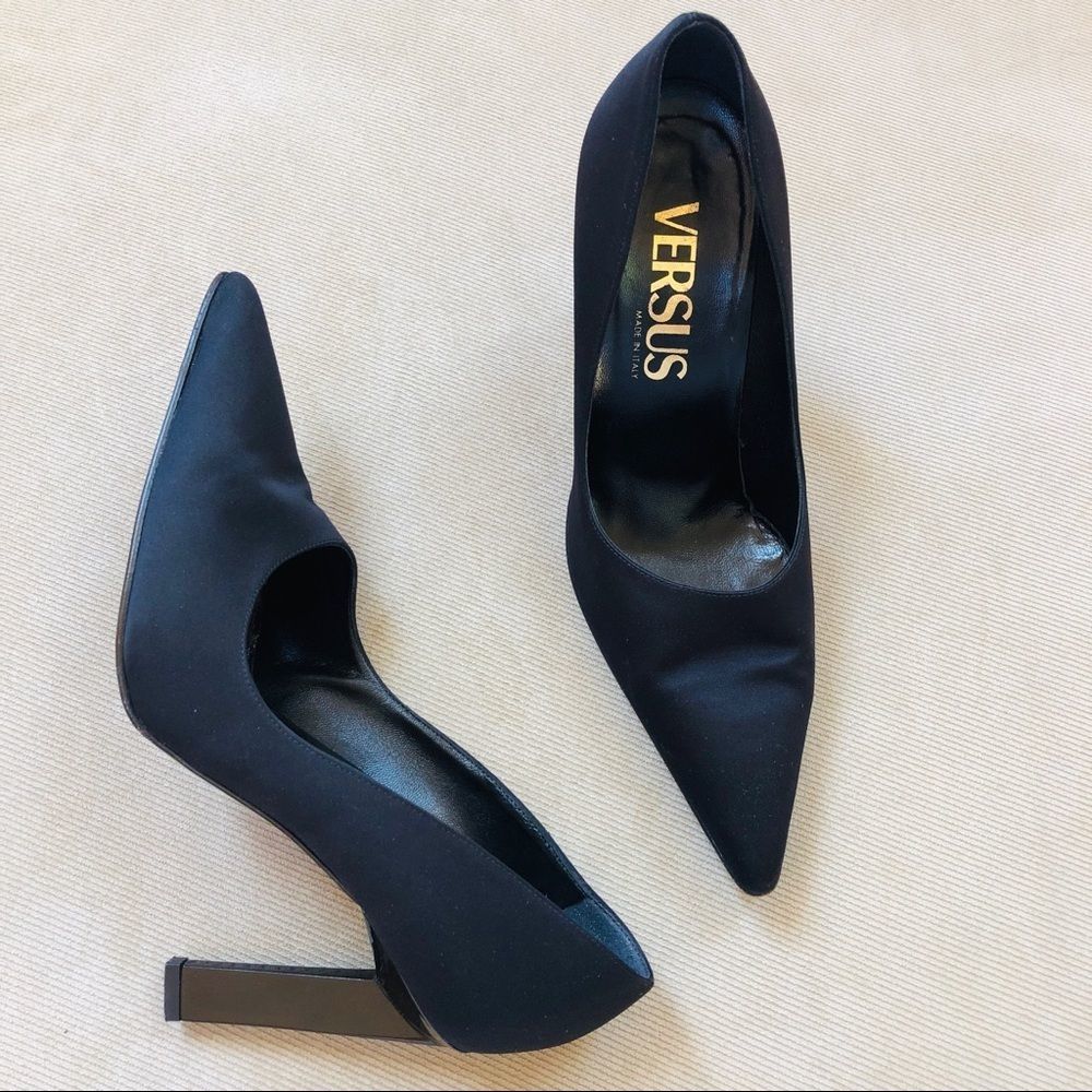 🔥Versus by Versace Satin pumps